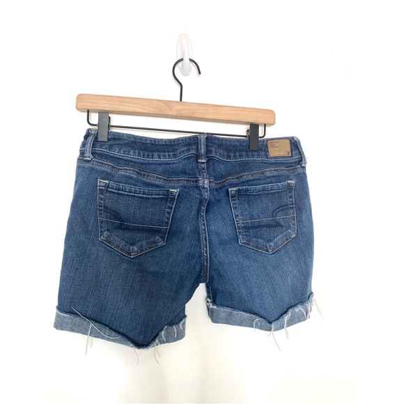 American Eagle Low Rise Favorite Boyfriend Mid Length Denim Shorts - Picture 12 of 13